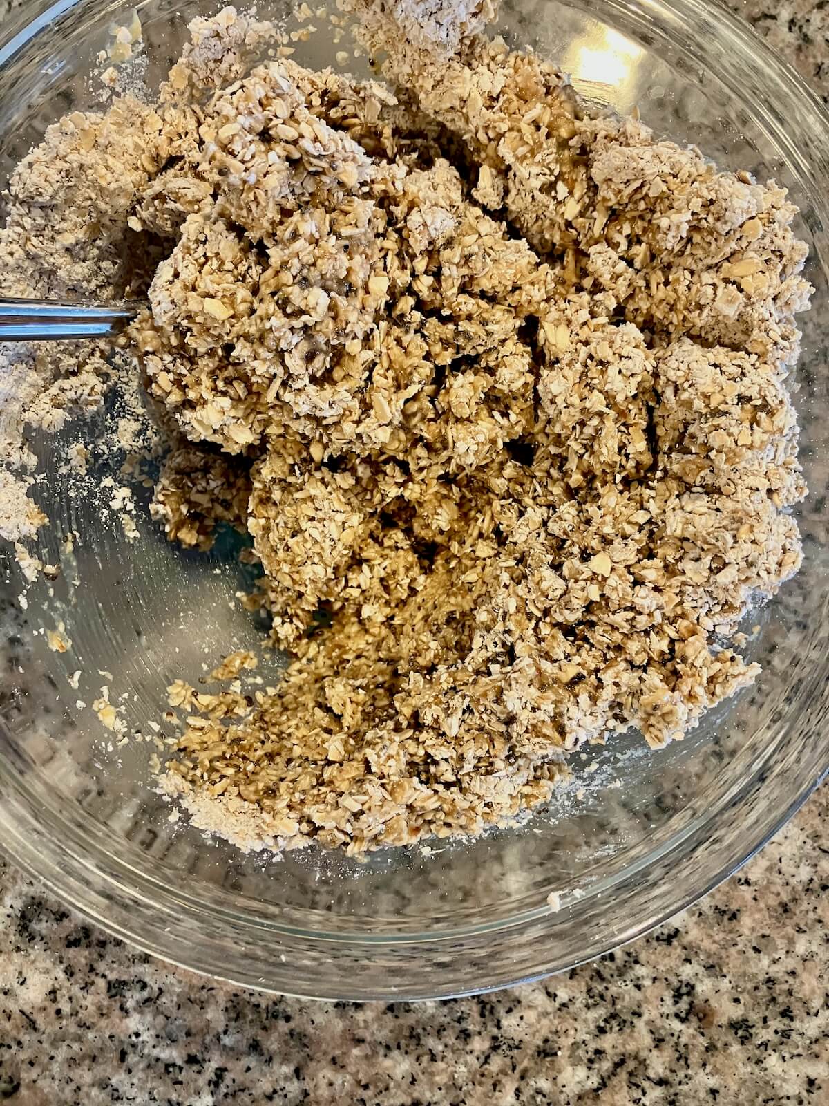 oat mixture for berry bar in a glass bowl